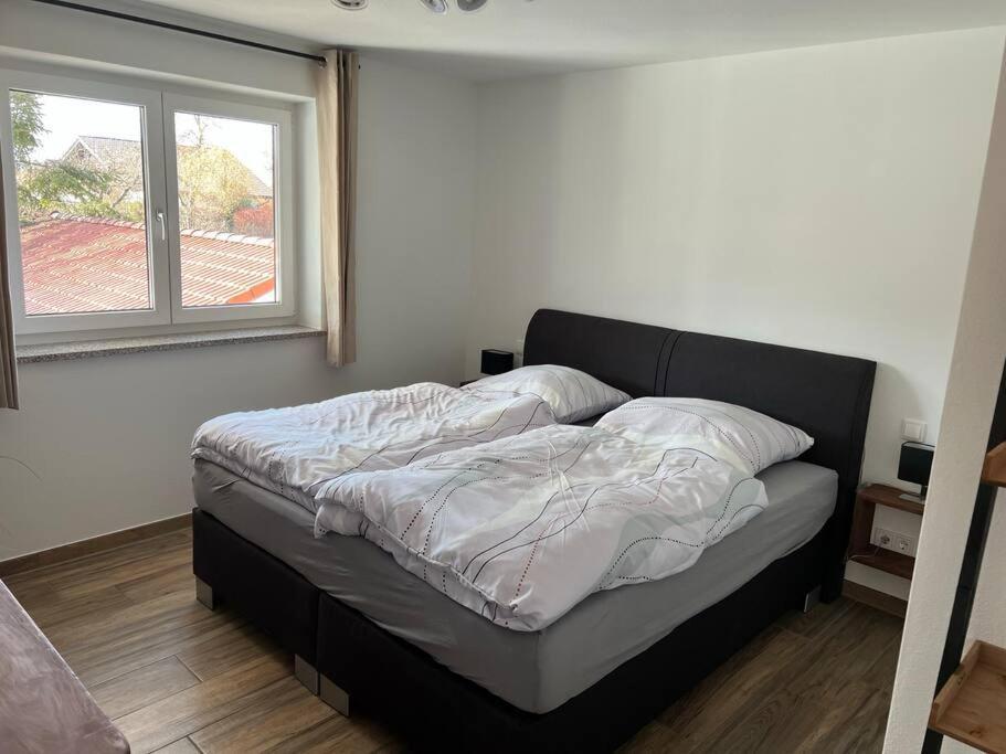 Gemuetliche Wohnung Mit Grosser Terrasse Bruckmuhl Luaran gambar